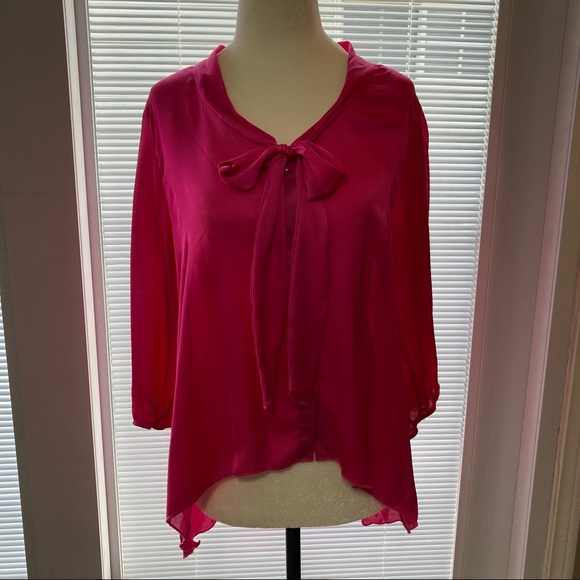🌸5/$25🌸
Seduction Size L Blouse with Tie in Front - Picture 1 of 6